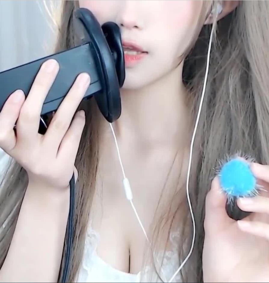 0507154447.jpg 奶兮酱ASMR 轻语用小舌头舔你
