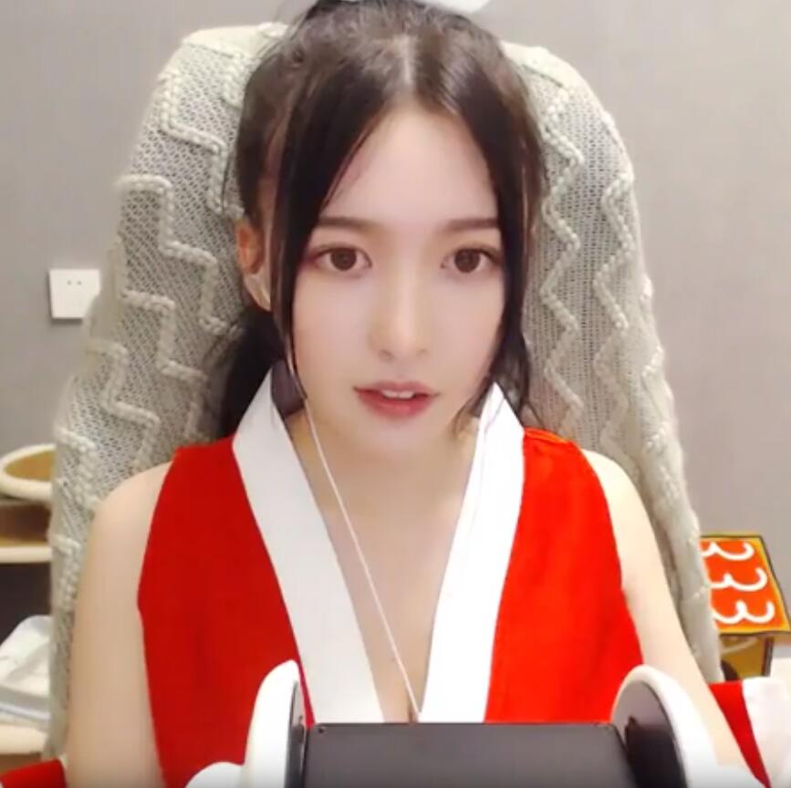 428065021.jpg 斗鱼安安as-mr红舞给你一个睡眠曲